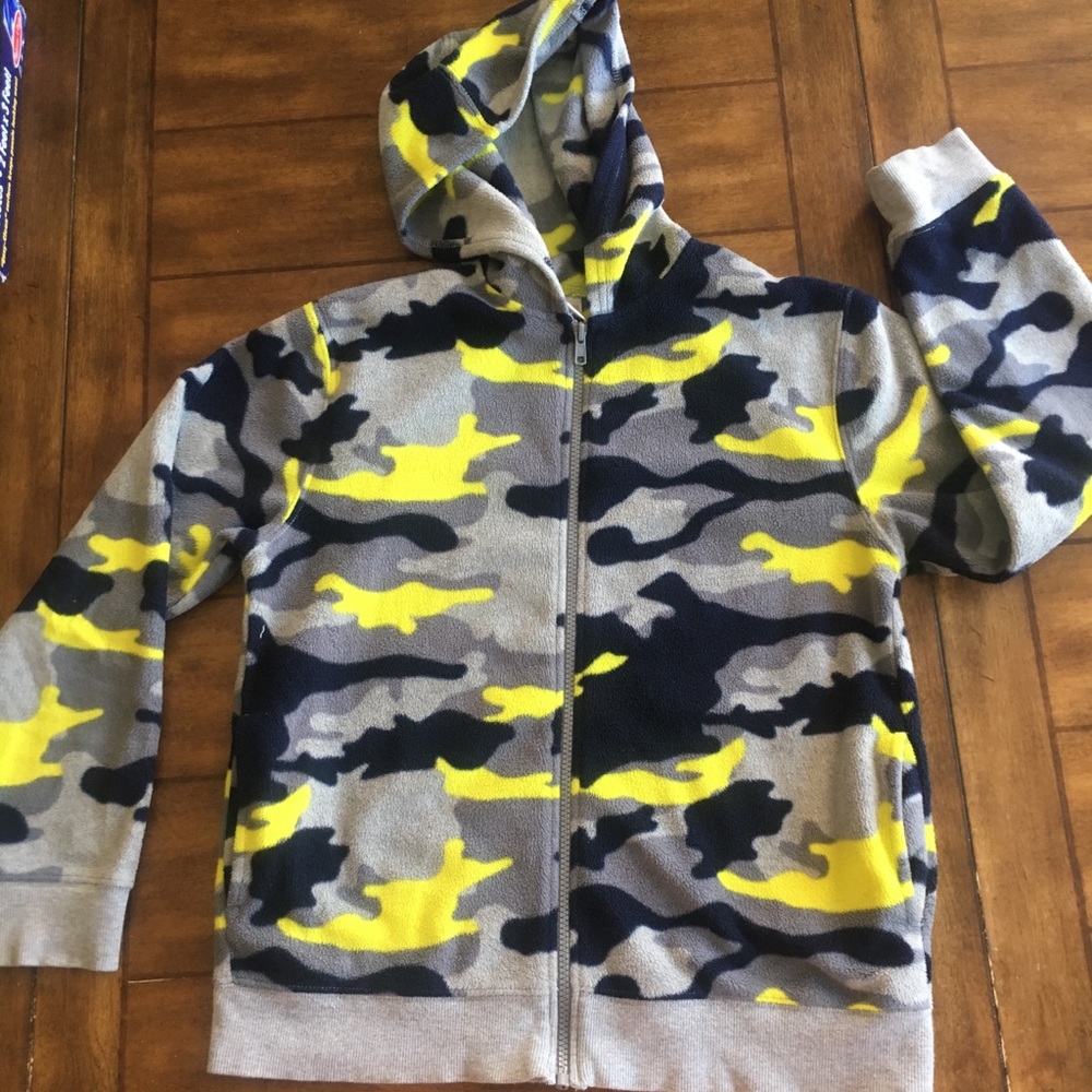 Boys Gymboree zippered hoodie with pockets